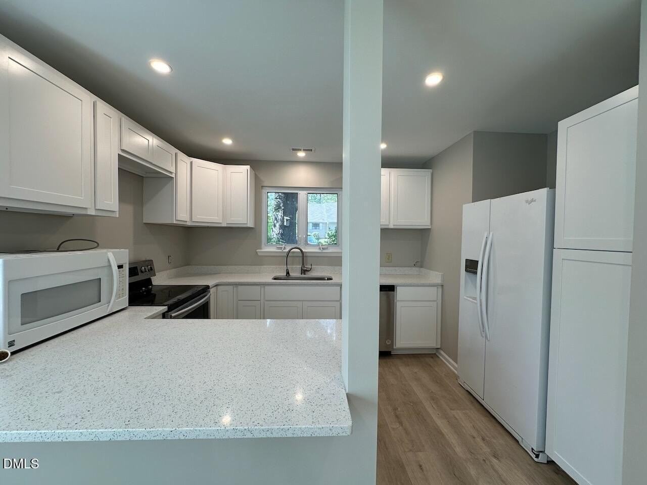 5400 Pine Top Cir - Photo 4 of 18