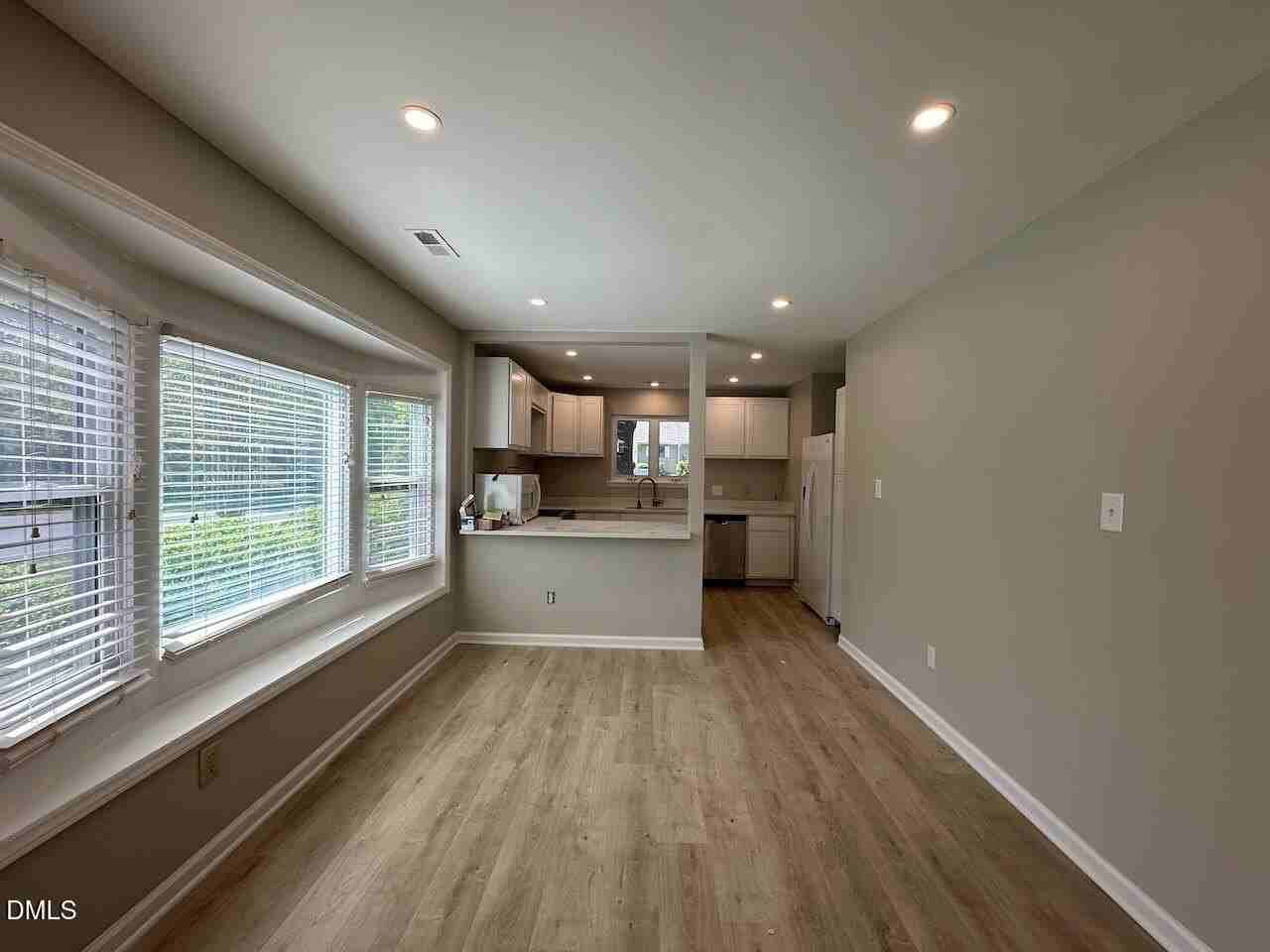5400 Pine Top Cir - Photo 5 of 18