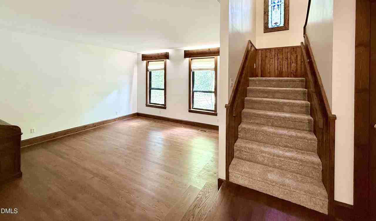 15 Harvey Pl - Photo 6 of 50