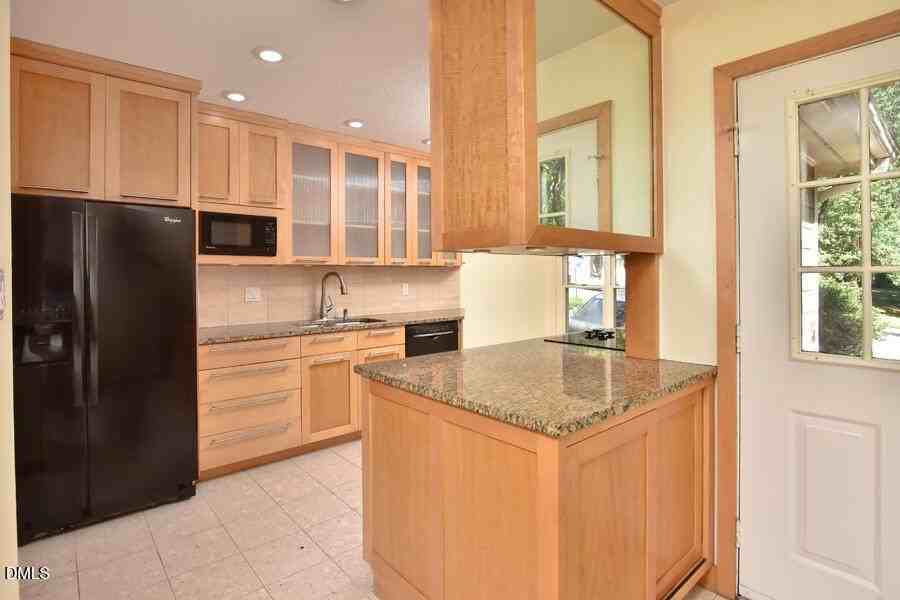 102 Mallard Ct - Photo 3 of 31