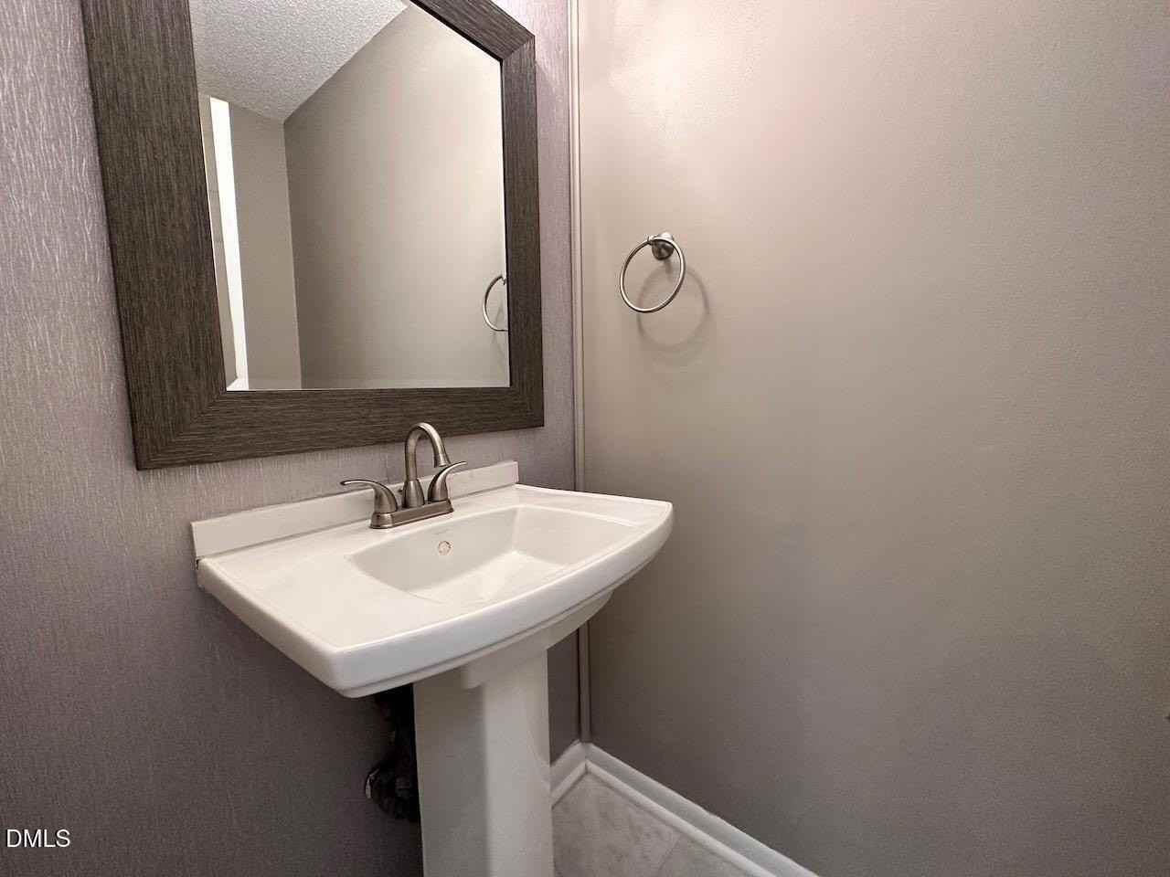 3411 Balfour E - Photo 7 of 24