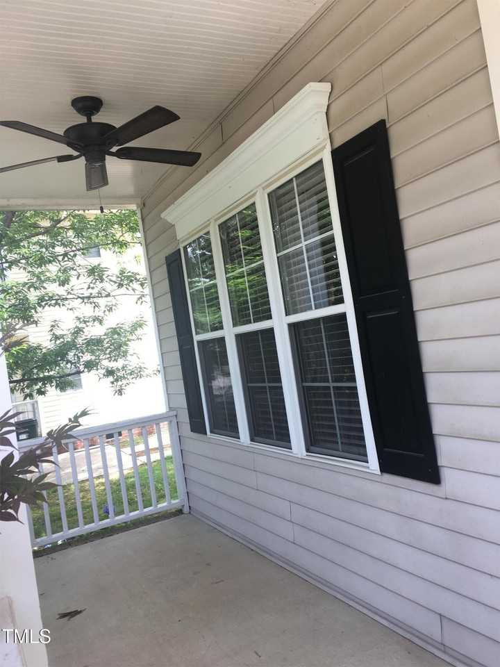 513 E Maple Ave - Photo 3 of 11