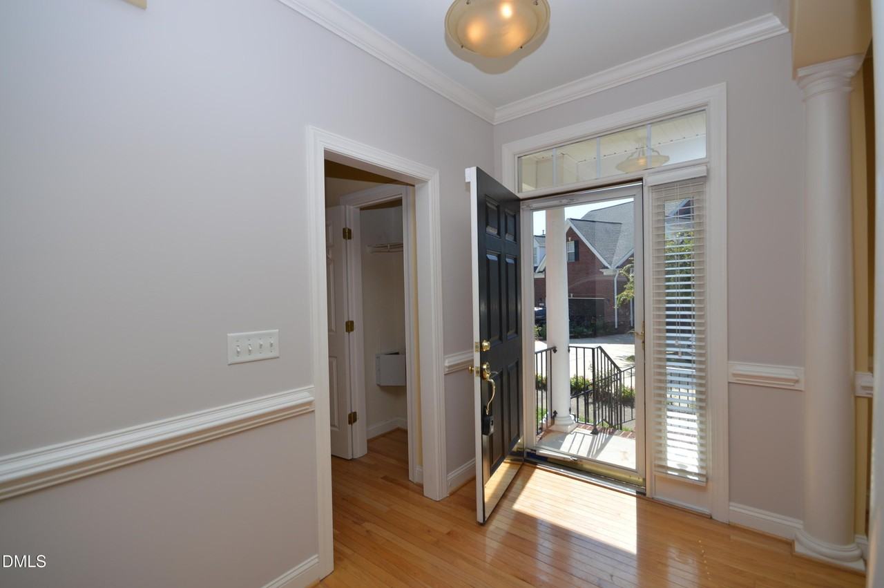 114 Prestonian Pl - Photo 4 of 26