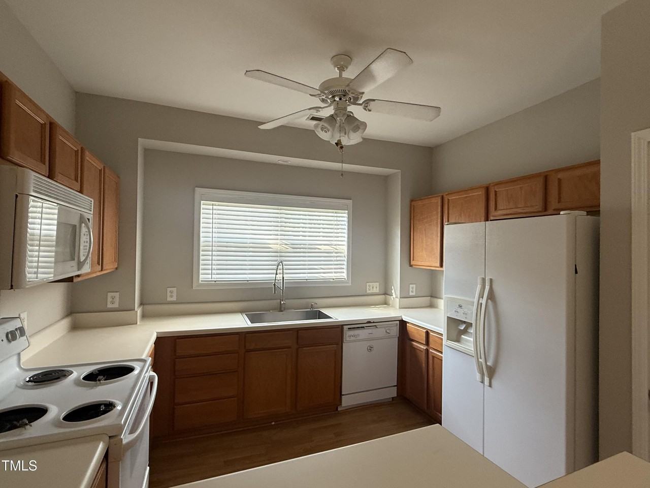 4626 Centrebrook Cir - Photo 3 of 13
