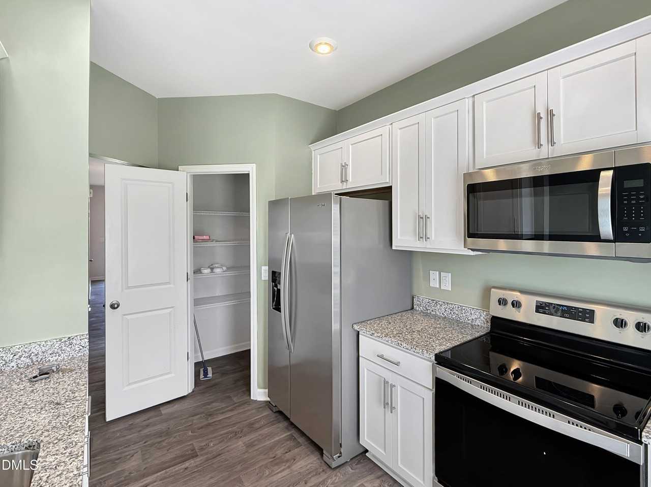 1503 Gracie Ln - Photo 6 of 25
