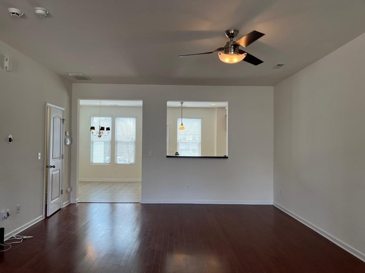 4476 Middletown Dr - Photo 4 of 19