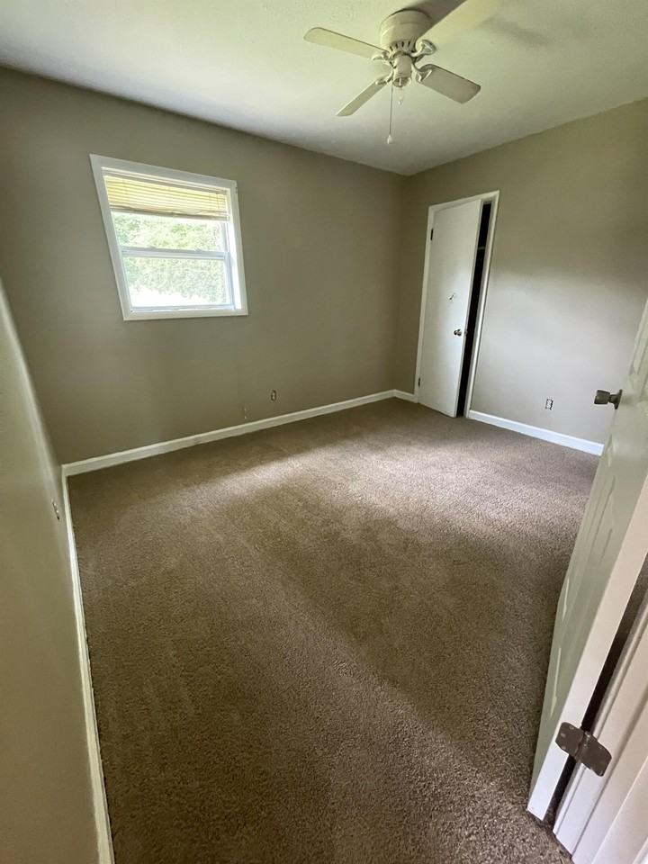 3035 Wedgewood Dr #1 - Photo 2 of 4