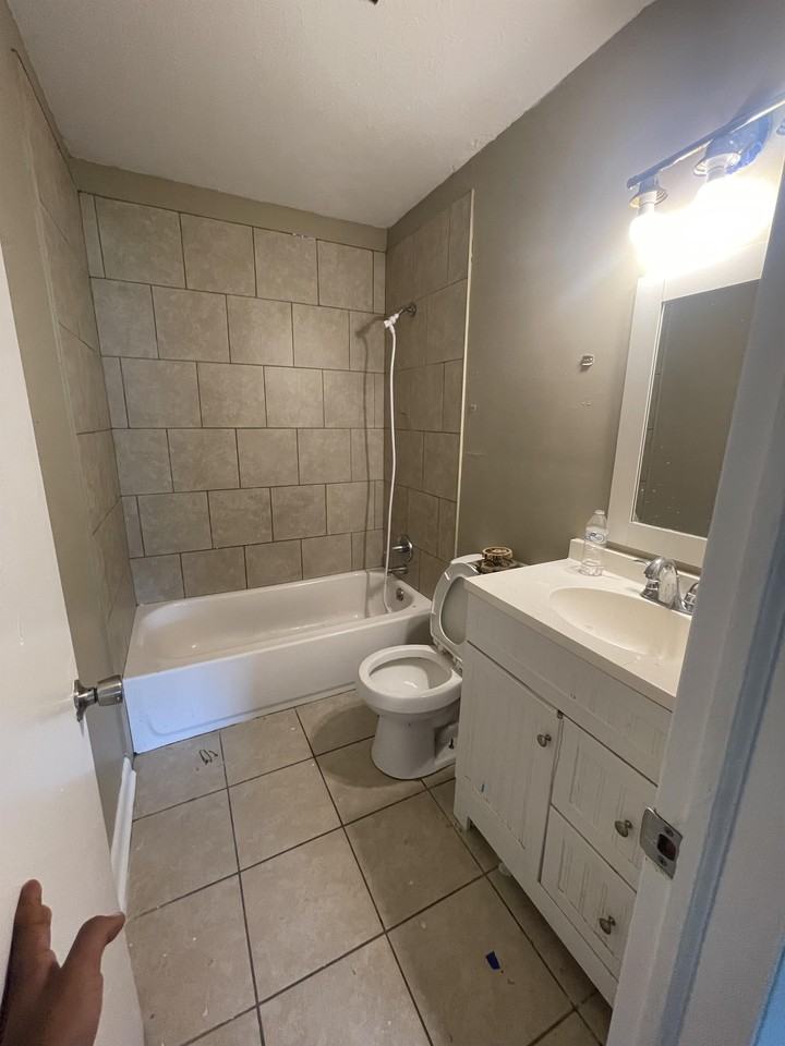 3035 Wedgewood Dr #1 - Photo 3 of 4