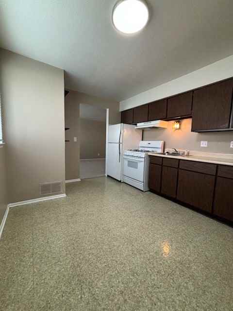 1325 Southwestern Dr #1325-02 - Photo 2 of 8