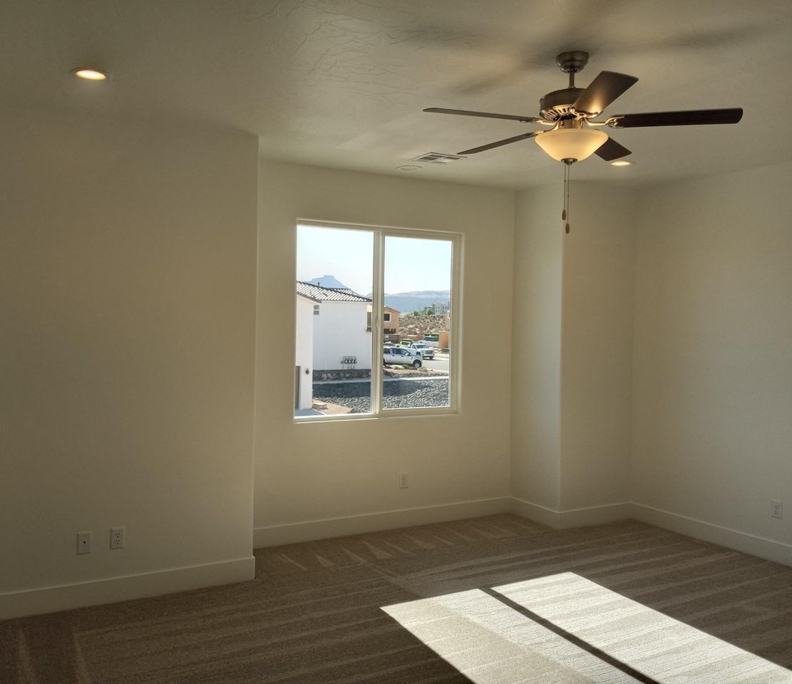 277 N 2480 W - Photo 6 of 25