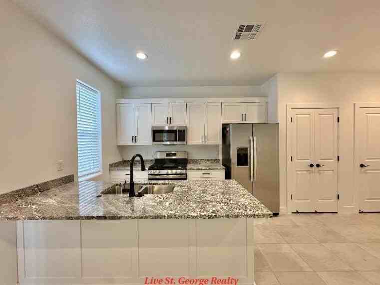 258 N 2470 W - Photo 3 of 11