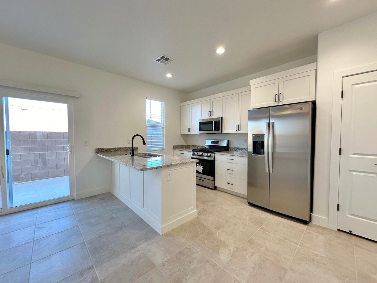 127 N 2480 W - Photo 4 of 18