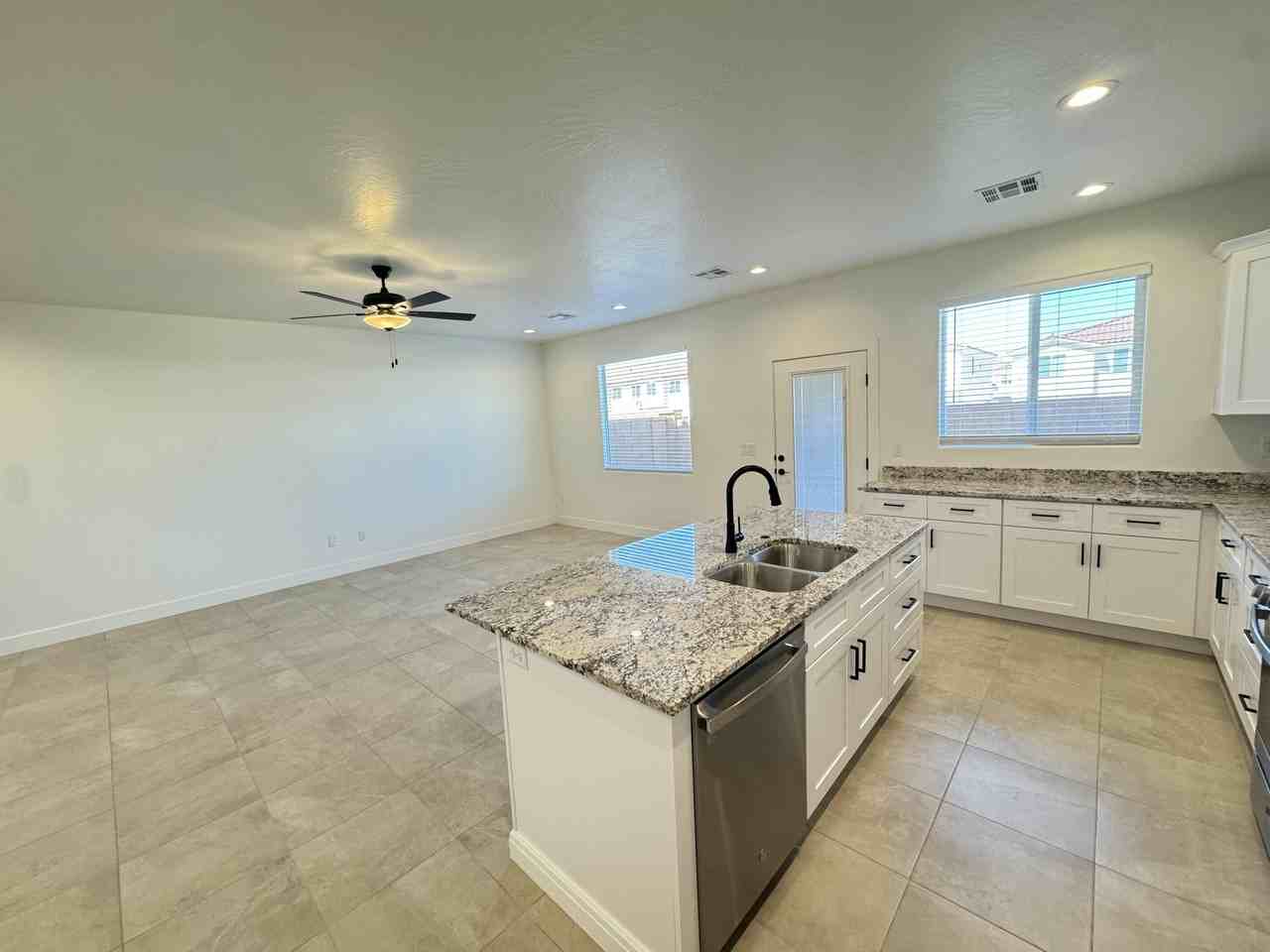 155 N 2470 W - Photo 4 of 12