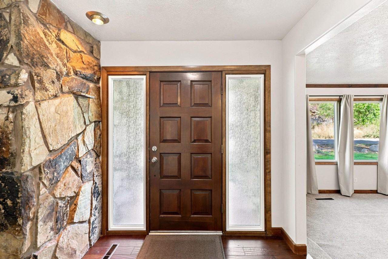 650 Canyon Rd #1 - Photo 4 of 41