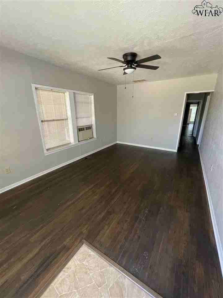 2113 Fillmore St - Photo 2 of 13