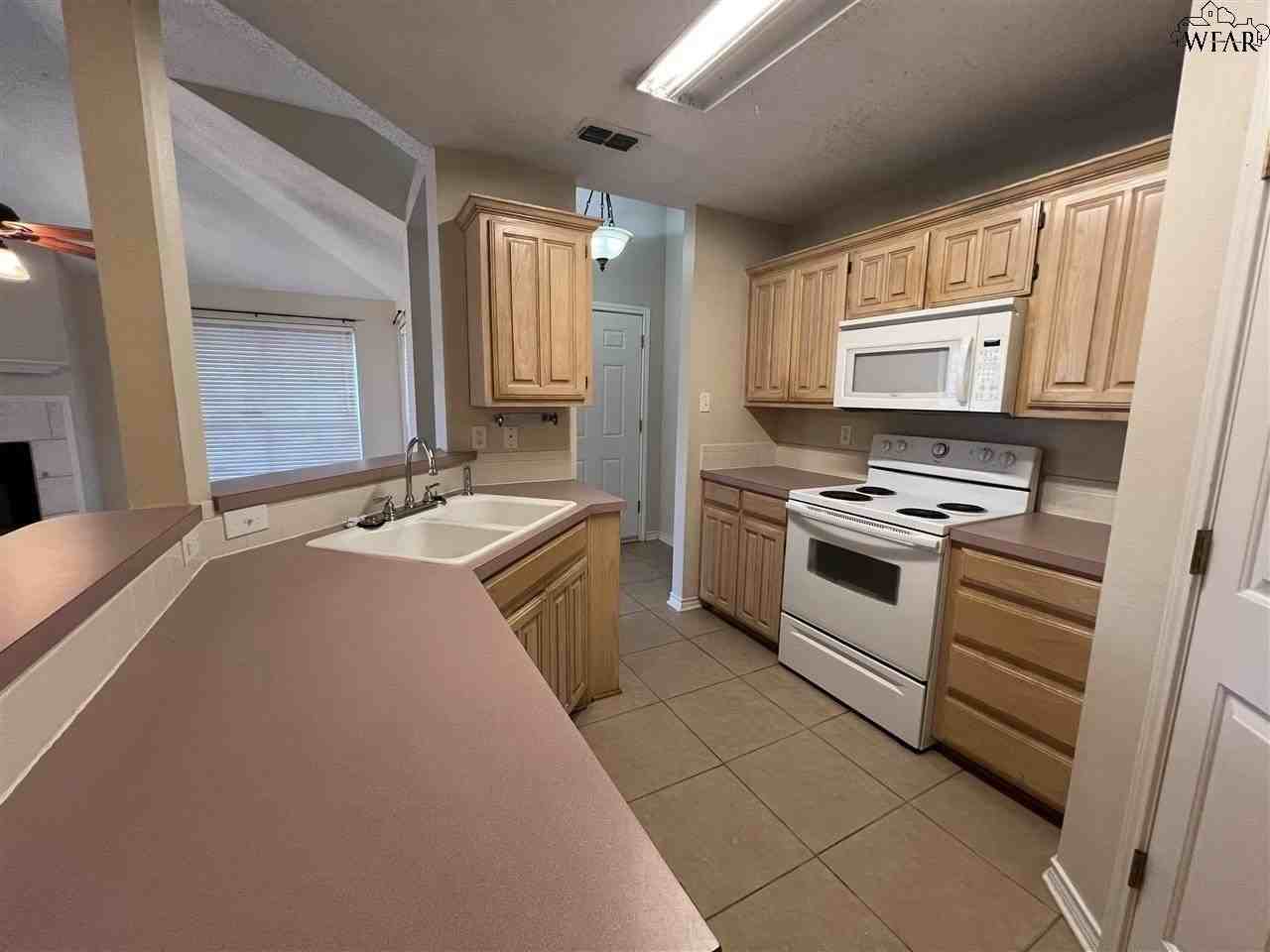2421 Missile Rd - Photo 7 of 22