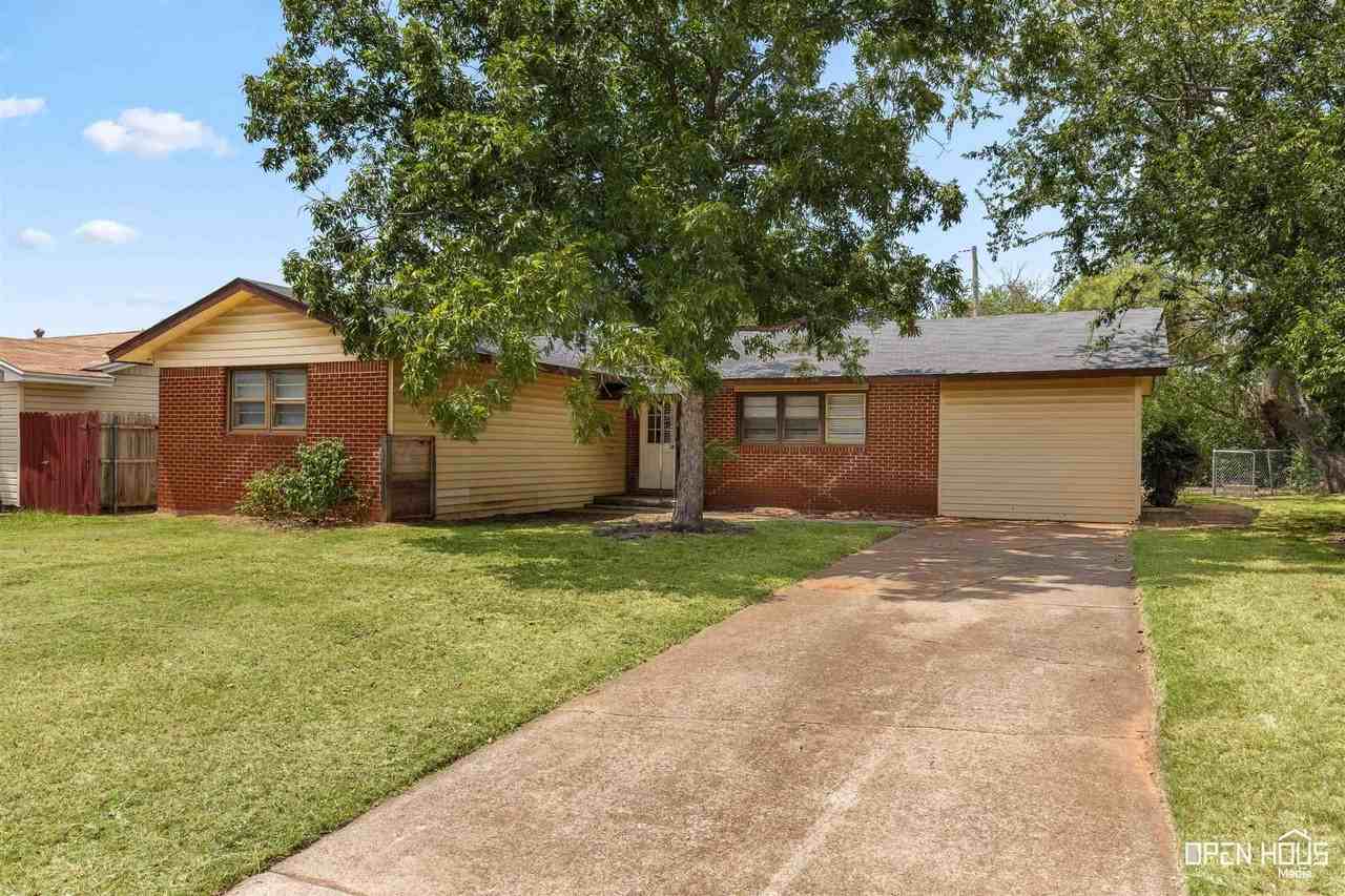4208 Idlewood Dr - Photo 2 of 31