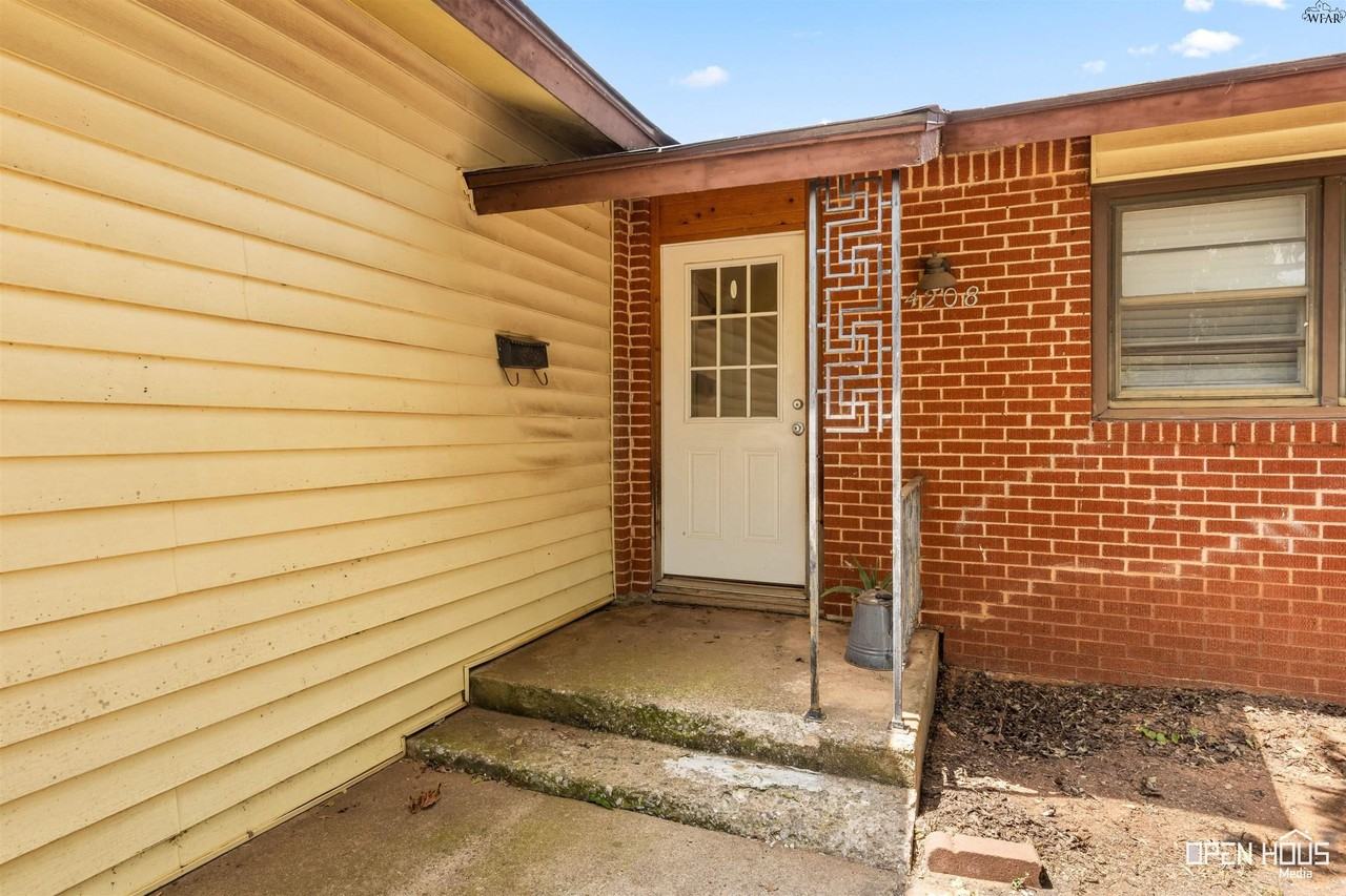 4208 Idlewood Dr - Photo 3 of 31