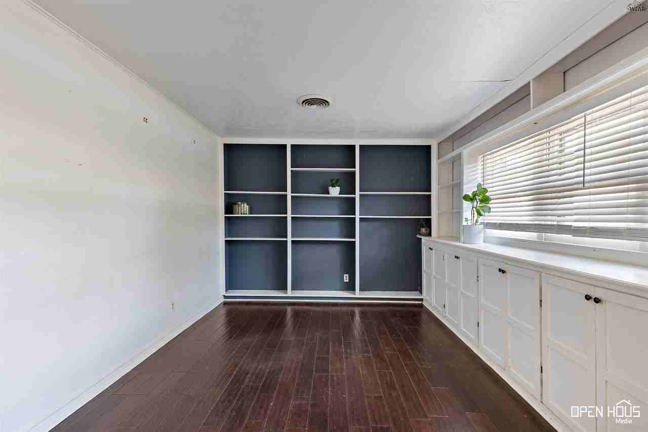 4208 Idlewood Dr - Photo 5 of 31