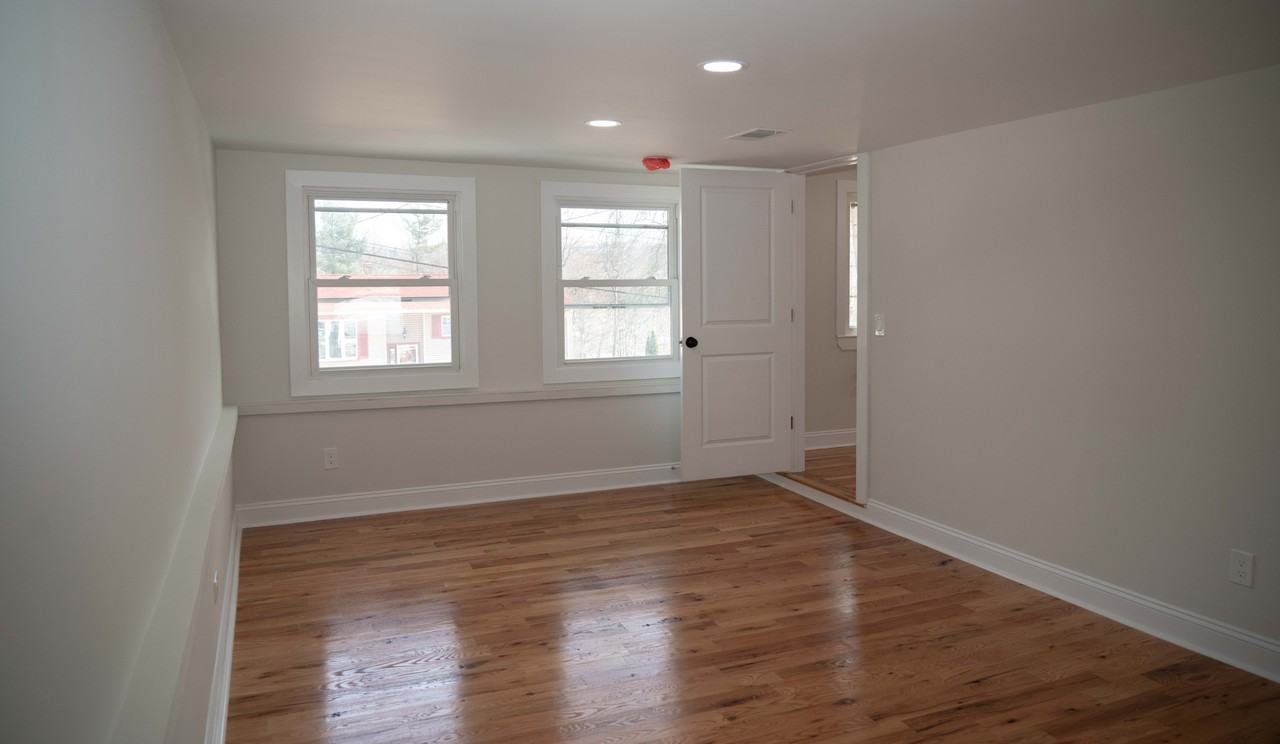 18 Lorelei Rd #1 - Photo 3 of 34