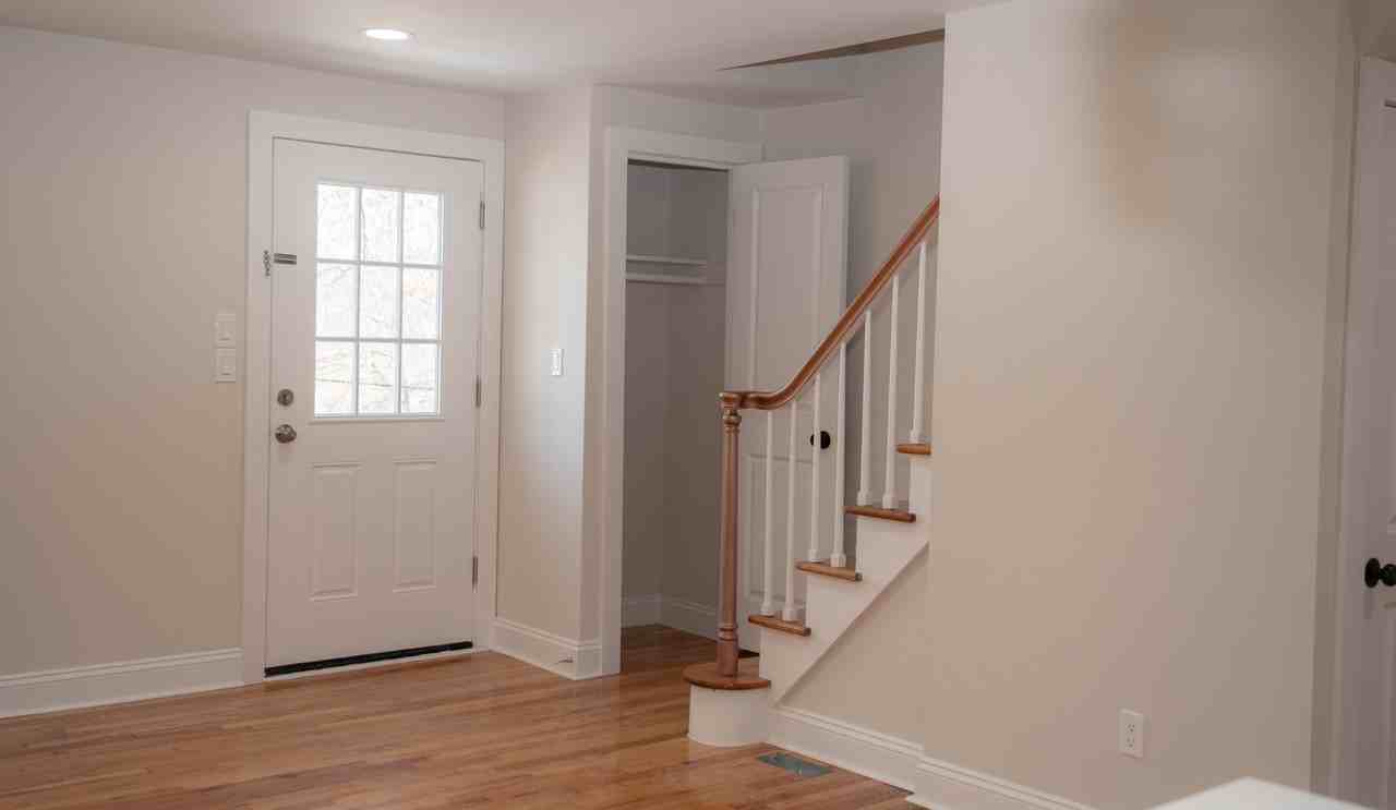 18 Lorelei Rd #1 - Photo 4 of 34