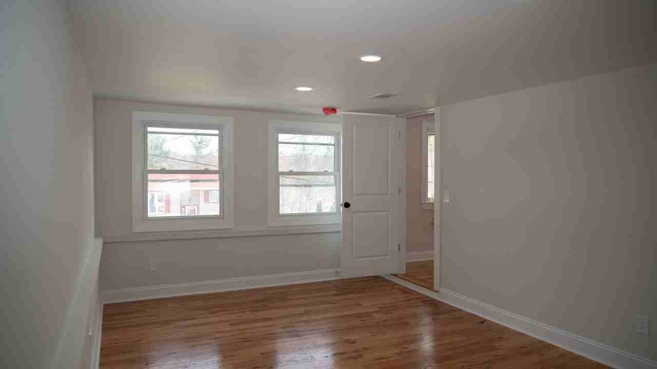 18 Lorelei Rd #1 - Photo 6 of 34