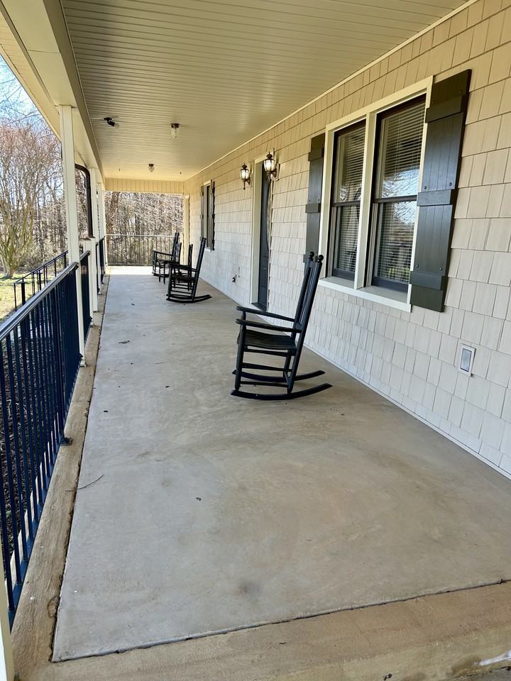 1221 Hamilton Crossroads Rd #1 - Photo 3 of 16