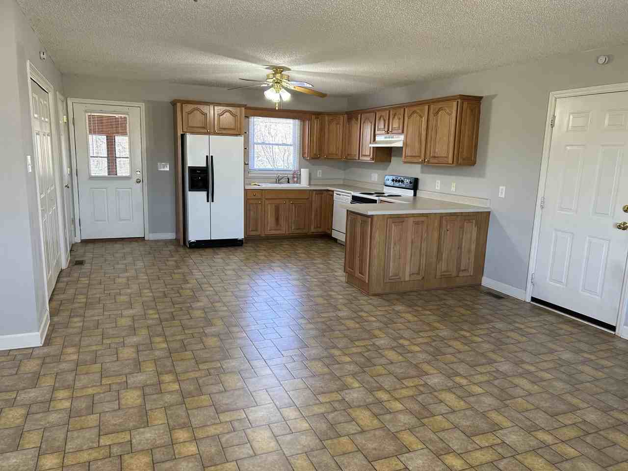 1221 Hamilton Crossroads Rd #1 - Photo 4 of 16