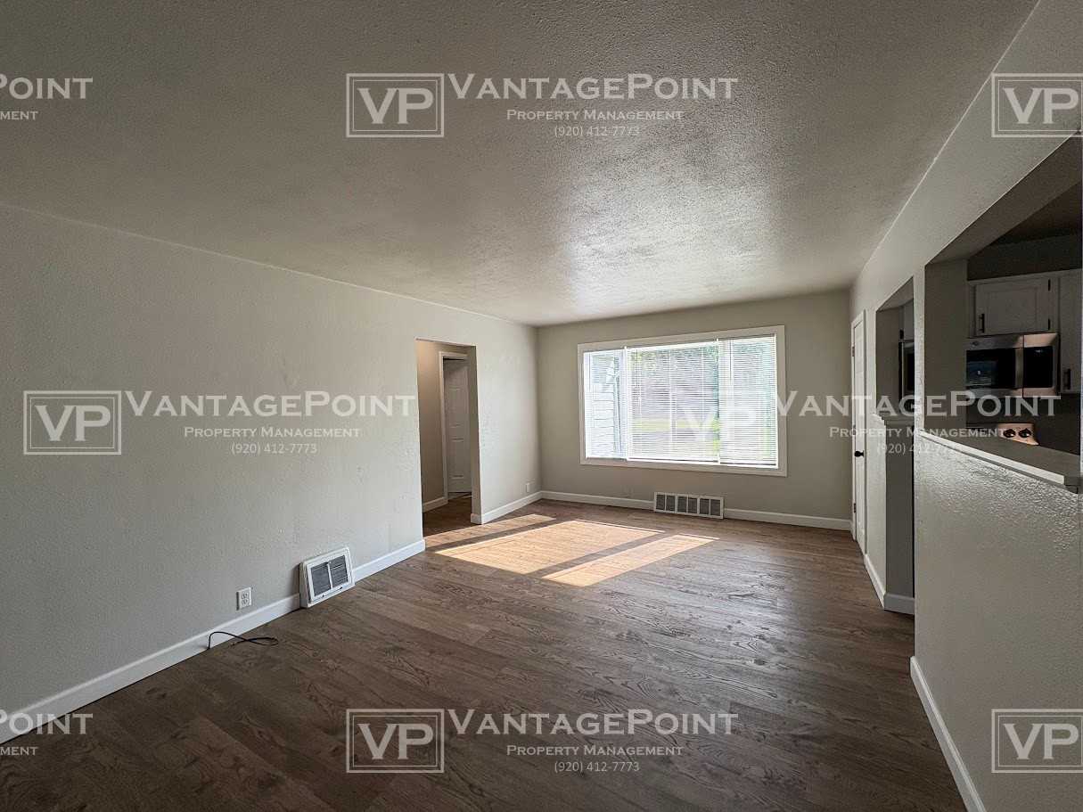 1019 S Main St #1 - Photo 4 of 24