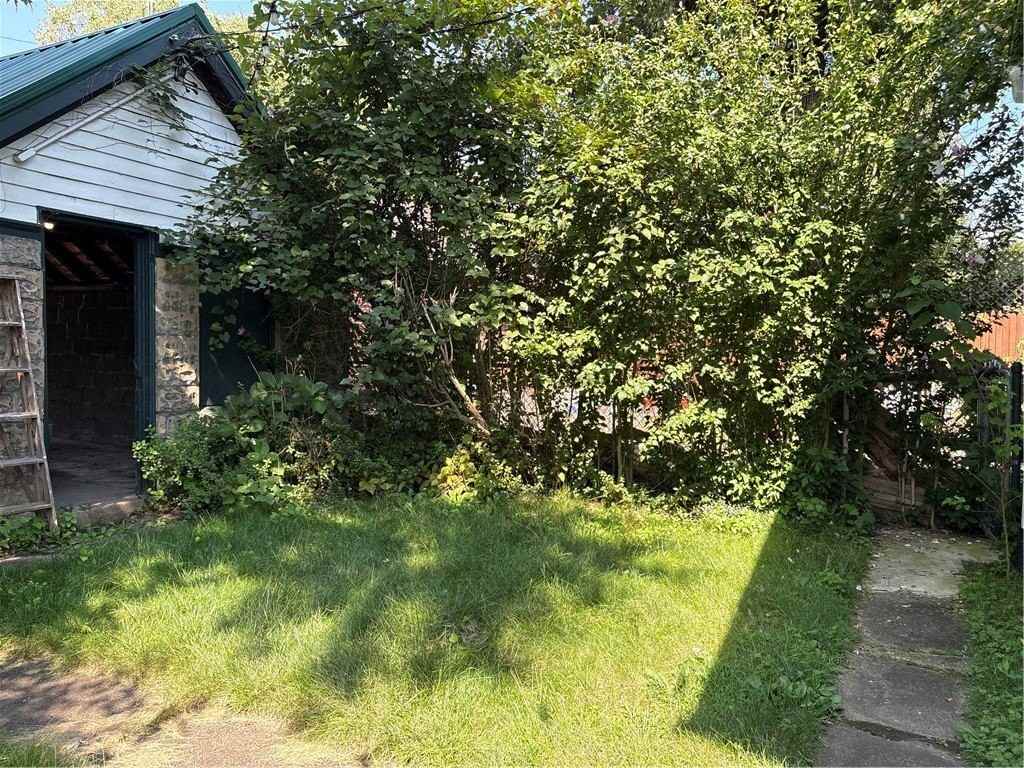 960 S Braddock Ave #2 - Photo 3 of 15