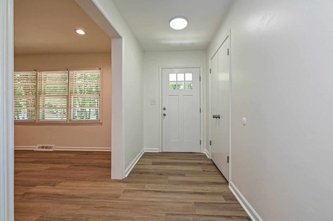 5121 Farm Pond Ln #1 - Photo 4 of 27