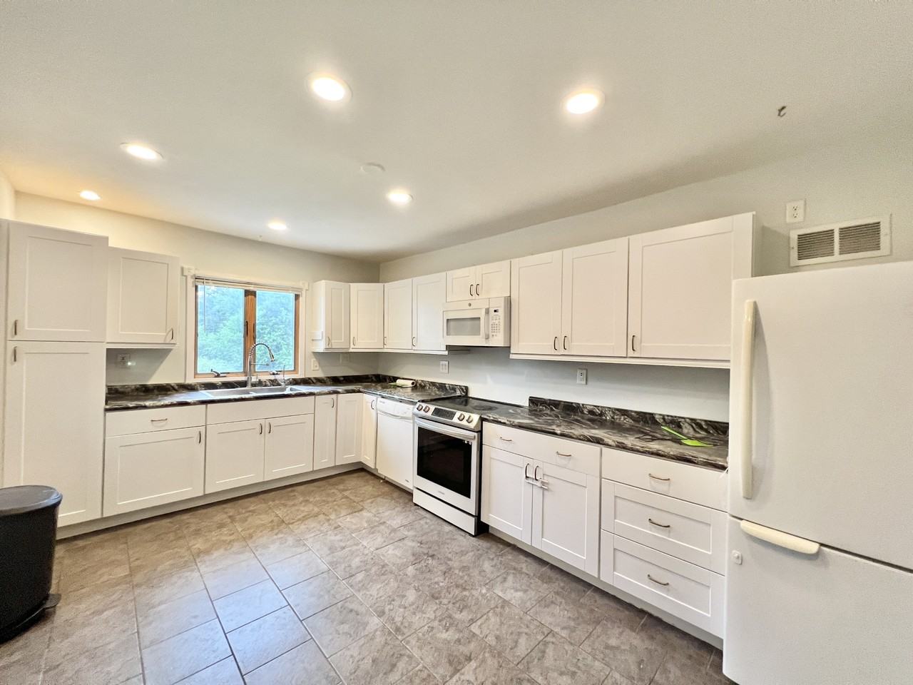 725 Pflaum Rd #1 - Photo 3 of 10