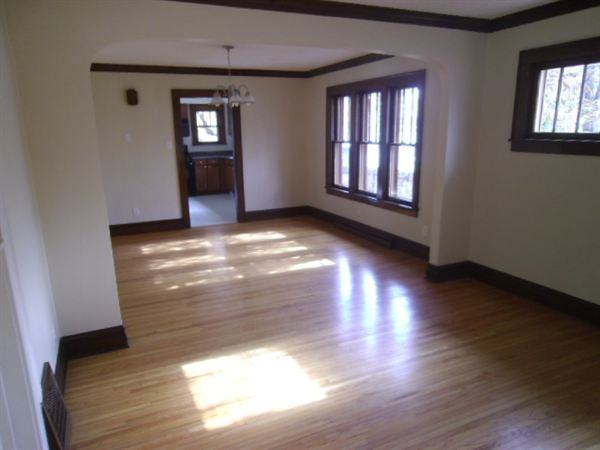 1114 N Center St - Photo 2 of 10