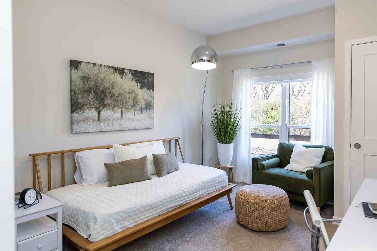 Orchard Place Apartments - Photo 4 of 7