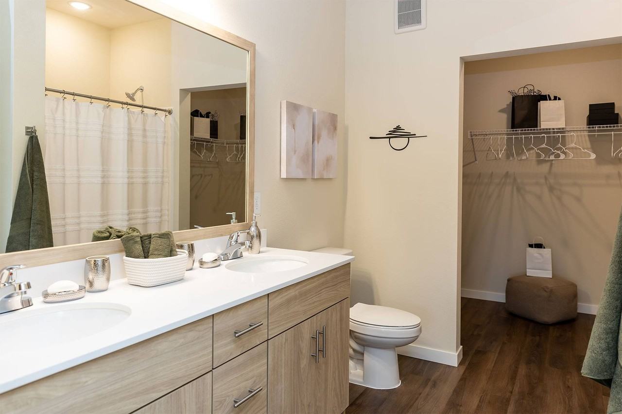Orchard Place Apartments - Photo 6 of 7