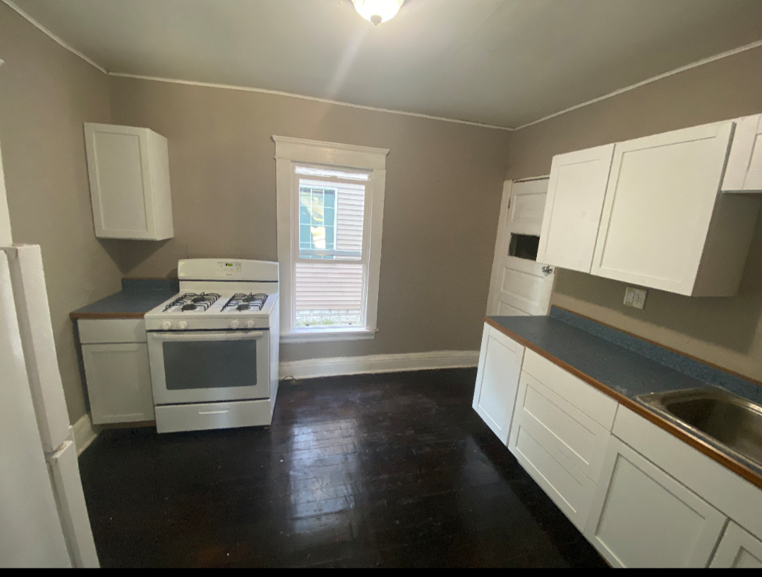 245 Grove St #1 - Photo 5 of 9