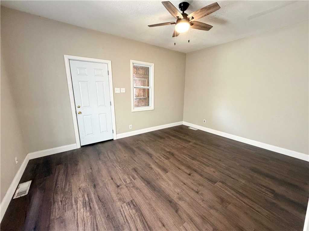 311 E Reynolds St - Photo 2 of 23