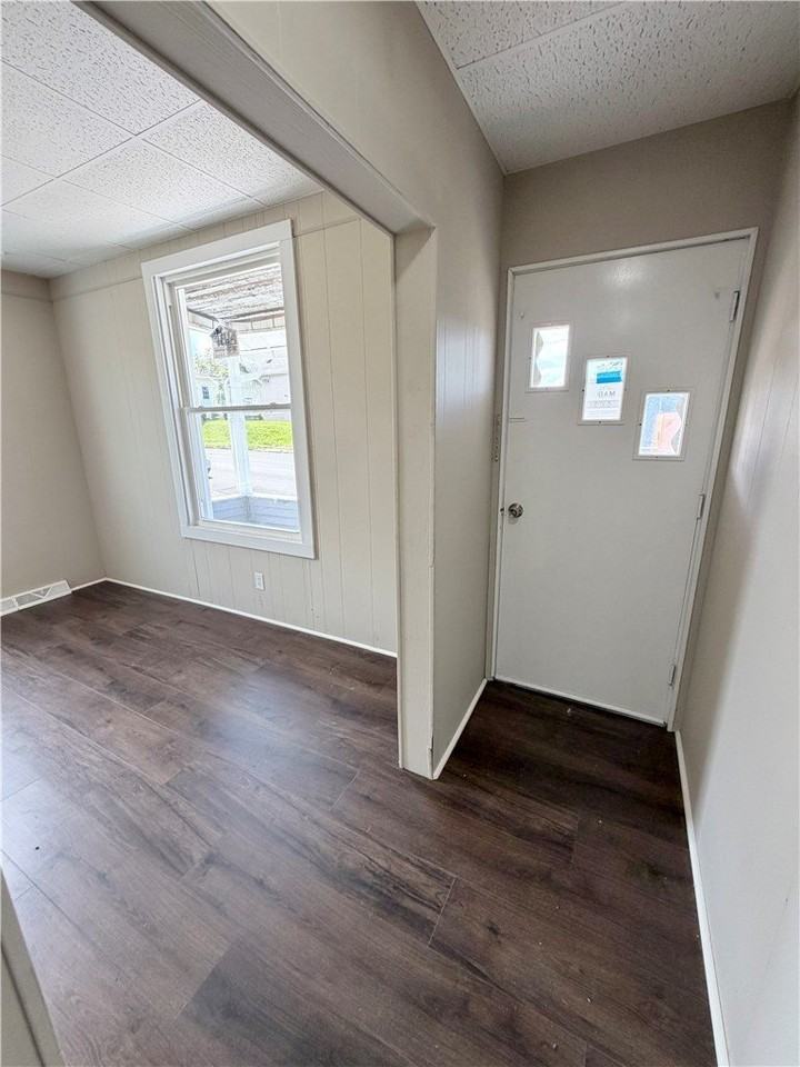 1303 Grimes St - Photo 3 of 24