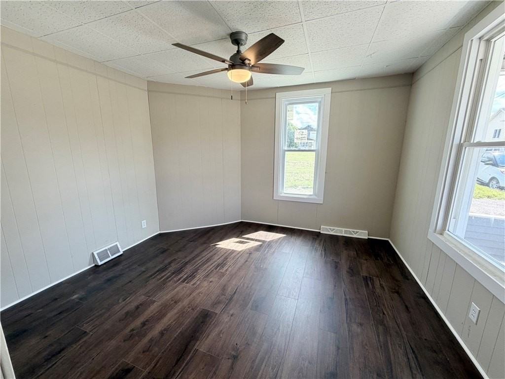 1303 Grimes St - Photo 5 of 24