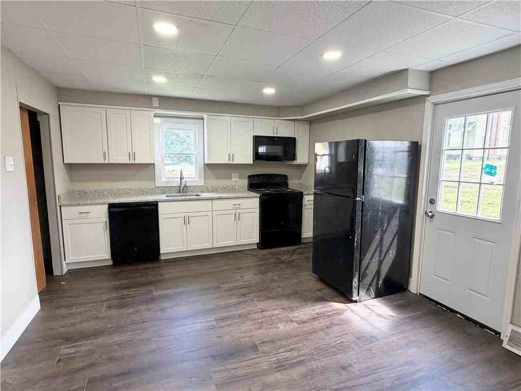 1303 Grimes St - Photo 7 of 24