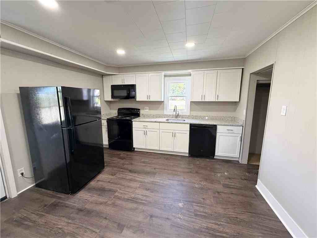 1305 Grimes St - Photo 6 of 24