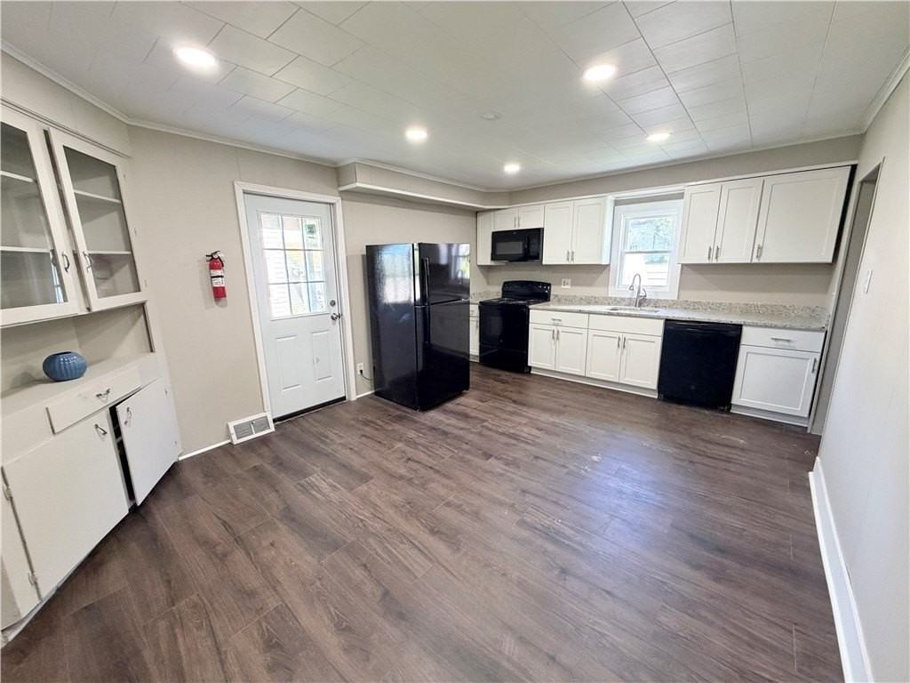 1305 Grimes St - Photo 7 of 24