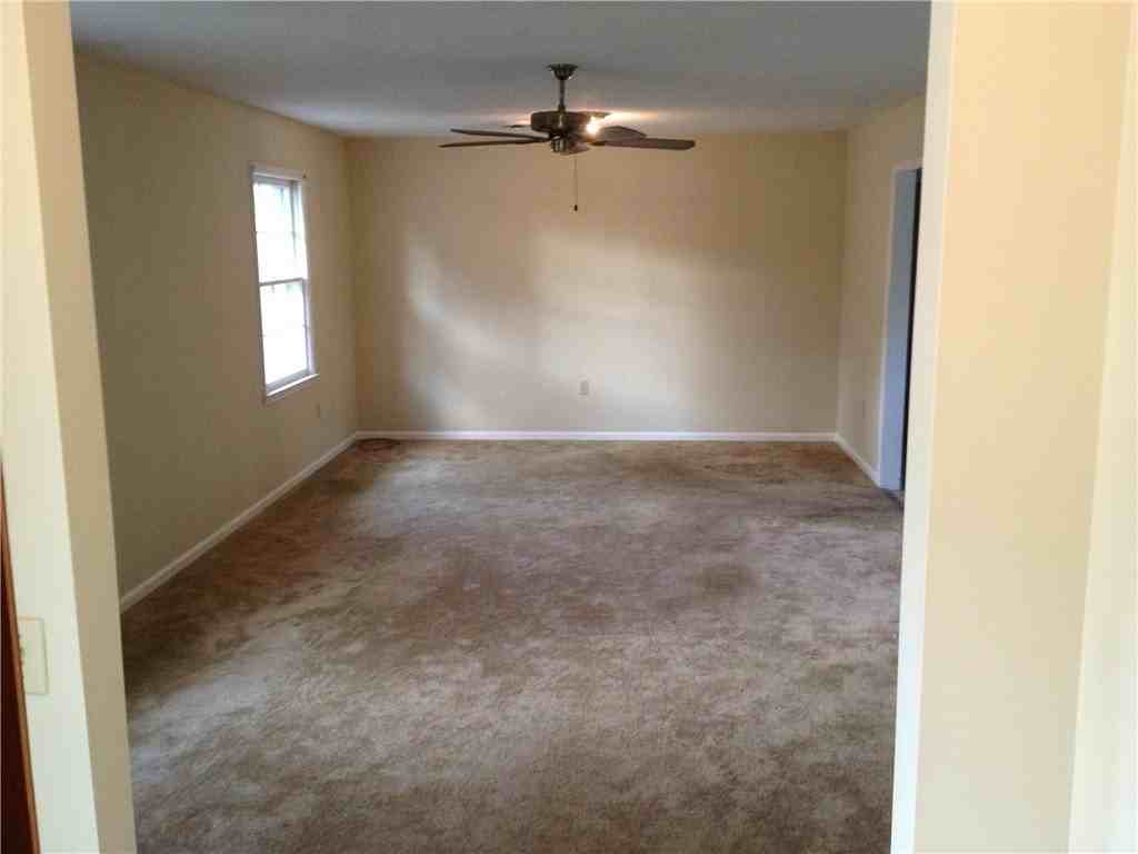 1424 E Calhoun St - Photo 5 of 7