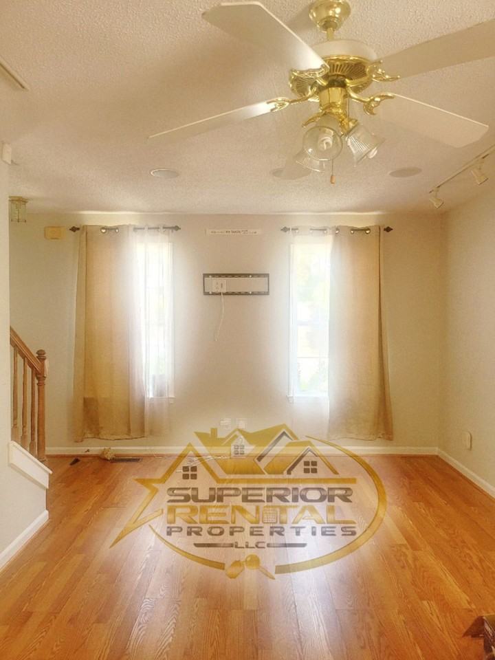 917 Pine St #1 - Photo 4 of 36