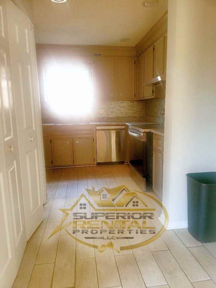 917 Pine St #1 - Photo 6 of 36