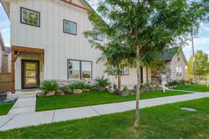 featured image of 150 N Edgewood Ln #1