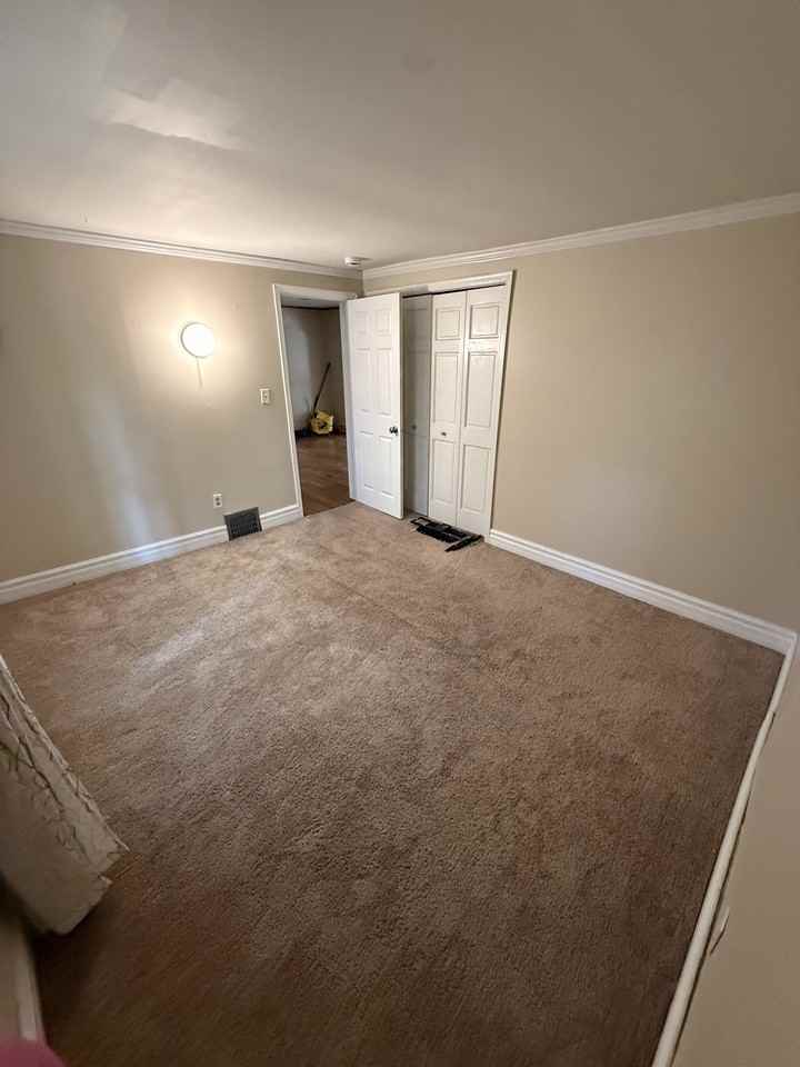814 Owens St N #1 - Photo 7 of 9