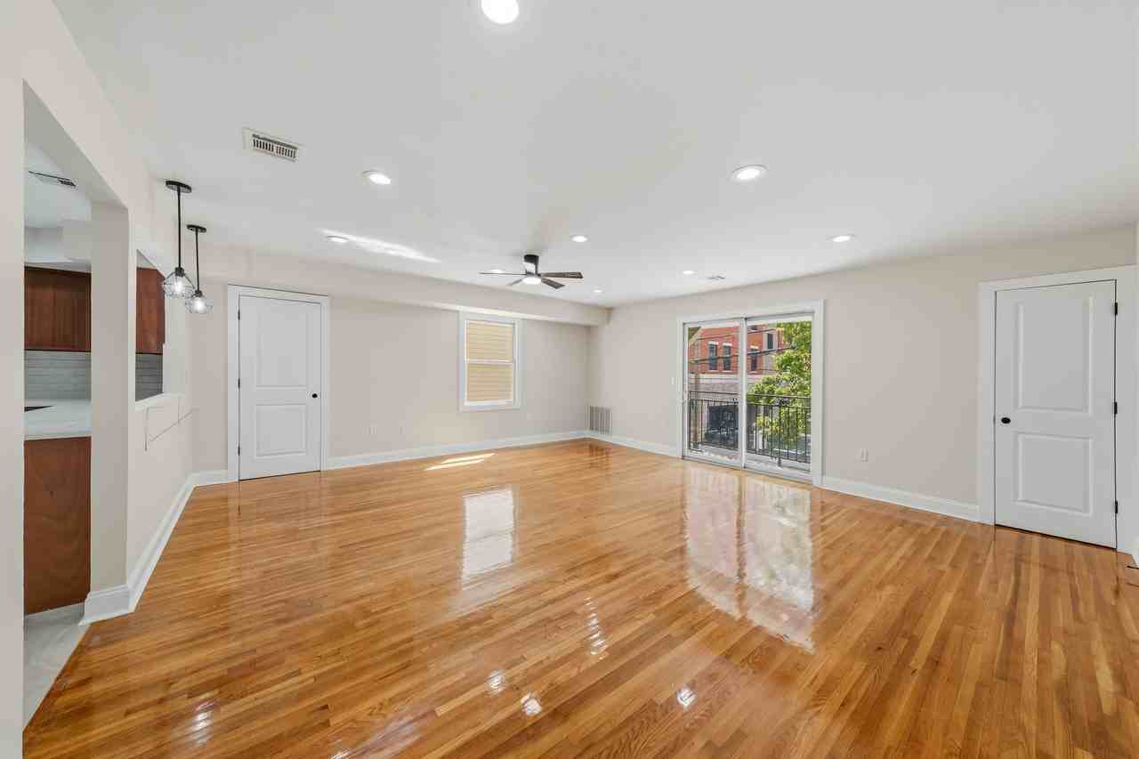118 Chestnut St #1FL - Photo 3 of 24