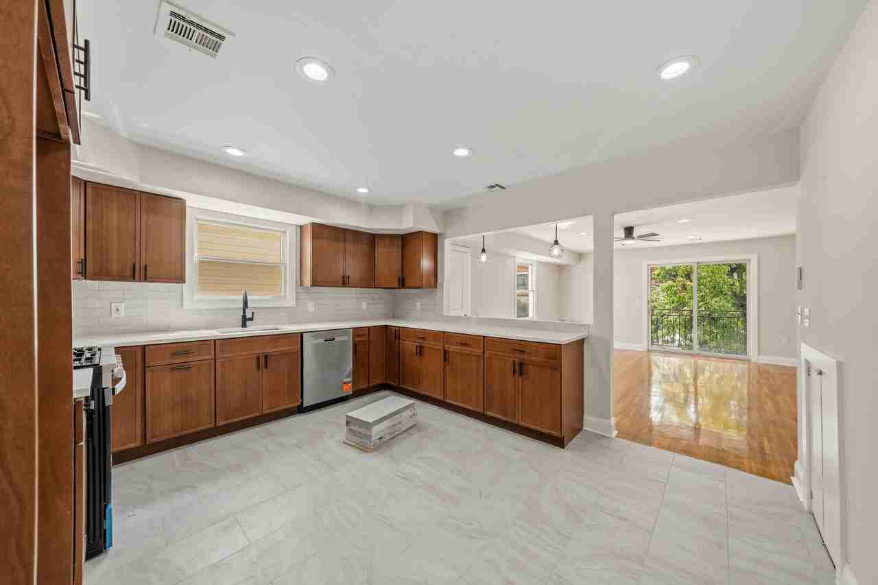 118 Chestnut St #1FL - Photo 4 of 24