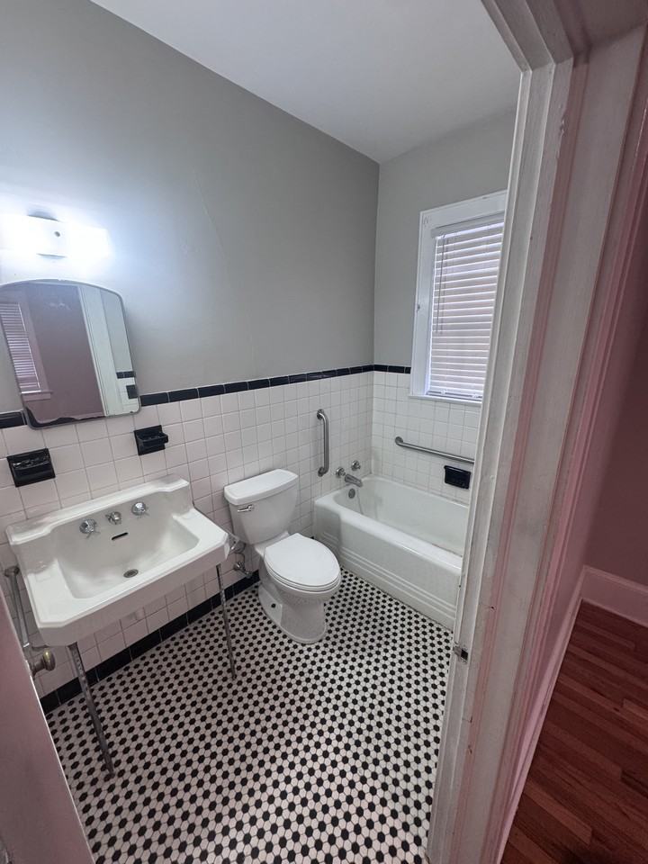 806 Holloway Ave #1 - Photo 5 of 8